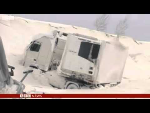 Hungary snow strands 10,000 motorway drivers