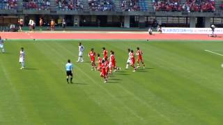 preview picture of video '2013-05-03　ロアッソ熊本vs.水戸ホーリーホック　堀米勇輝選手のゴールで盛り上がるサポーター'