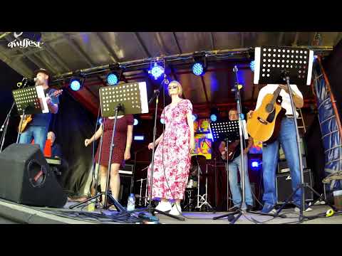 Greenfields performing at Twyfest 2025