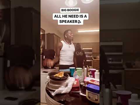 BIG BOOGIE ALL HE NEED IS A SPEAKER 🔈 @boxedin_ ￼