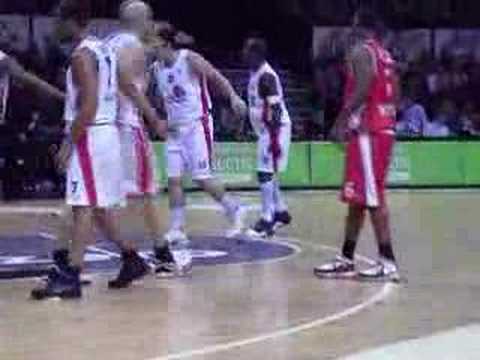 28 15-01-08 BCO-Nymburk - Vrijworpen Veselin Petrovic.mpg