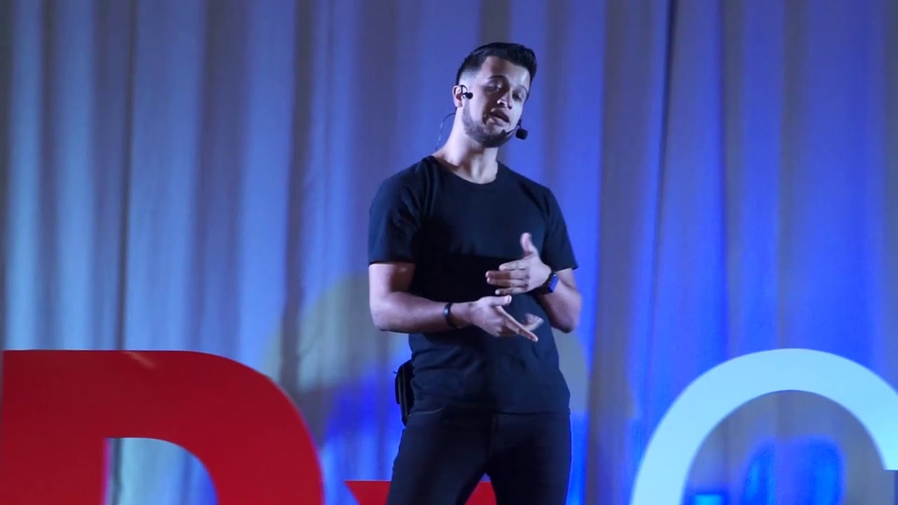 Como gerar empatia e conexão através de histórias que criam emoção | Édipo Tolentino | TEDxCastro