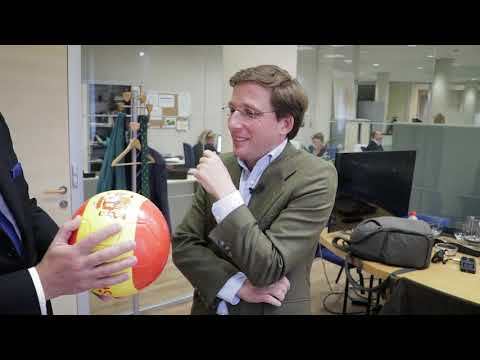 El balón de Almeida para marcar en Madrid