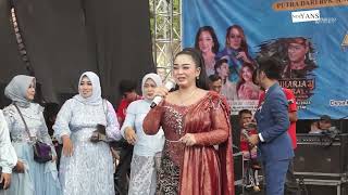 Download lagu Midua Cinta - Nina Mincreunk Feat Azma Entertaiment Live Show Tegal Kembang Kutawaringin mp3 Download lagu Midua Cinta - Nina Mincreunk Feat Azma Entertaiment Live Show Tegal Kembang Kutawaringin mp3
