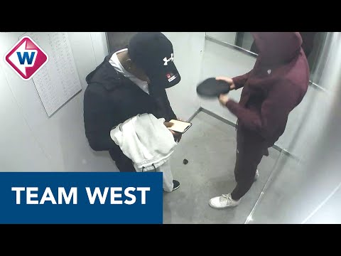Verdachten beroving bekijken hun buit in de lift - Team West