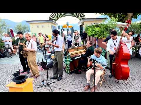 Frog and Henry busking with The Rag Messengers playing Dinah at Jazz Ascona 2025
