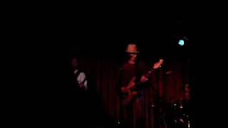 Dramagods (Nuno Bettencourt) - I want to break free (incomplete)