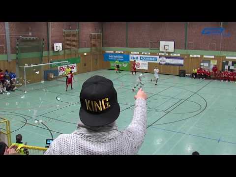 Dustin Singh von Westfalia Huckarde trifft per Fallrückzieher