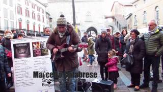 Marcello Calabrese - street guitarist - 