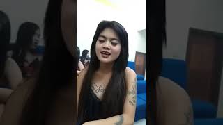 Download lagu Viral.!! Pemandu karaoke suara merdu mp3