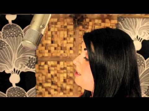 Alexsia and Paul White - Black & Gold ( Sam Sparro Acoustic Cover)