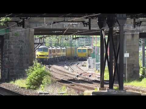 90016/90004 with 90047/90045 4s52 Crewe  - Coatbridge liner, 30th May 2023