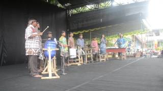 Download lagu REMAJA DESA PUNDONG BANTUL MEMAINKAN MUSIK MENGGUNAKAN ALAT-ALAT DAPUR mp3