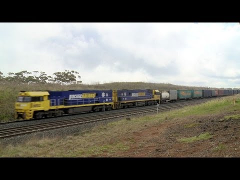 Brisbane to Adelaide container freight train in country Victoria - Australian Trains