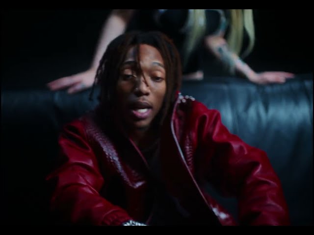 Video zu 'Dark Thoughts' ansehen