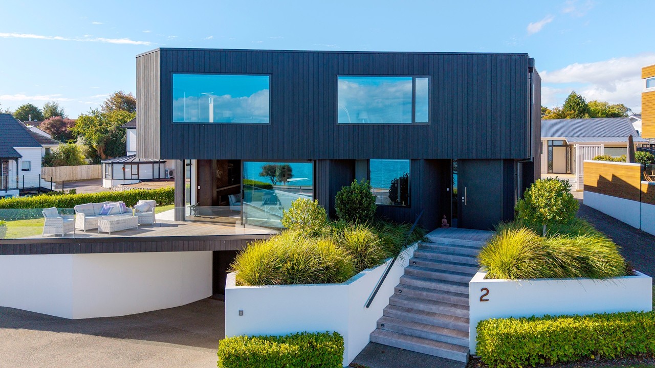 Lake Terrace Prestige with Iconic Views