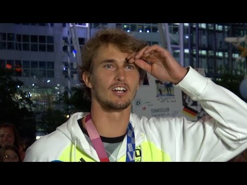 Fauxpas von Zverev: Olympiaheld vergisst Schläger am Gepäckband | SID