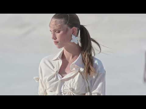 JACQUEMUS FW22 “LE PAPIER” SHOW