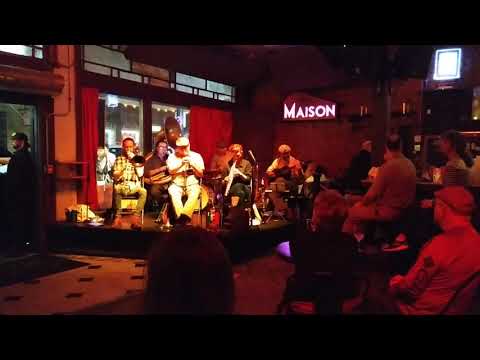 Aurora Nealand & The Royal Roses @ The Maison