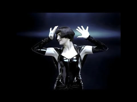 𝐂𝐚𝐩𝐭𝐚𝐢𝐧 𝐇𝐨𝐥𝐥𝐲𝐰𝐨𝐨𝐝 𝐏𝐫𝐨𝐣𝐞𝐜𝐭 - 𝐅𝐥𝐲𝐢𝐧𝐠 𝐇𝐢𝐠𝐡 (𝐟𝐞𝐚𝐭. 𝐁𝐨𝐨𝐦𝐁𝐨𝐱𝐱)