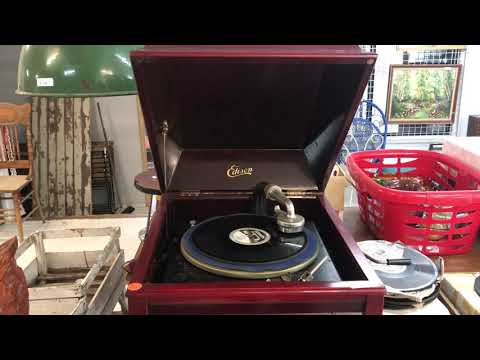 Vintage Edison Wind Up Gramaphone & Collection of Shellac Records