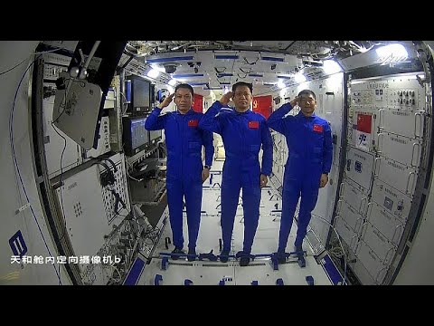 الرئيس شي جين بينغ يشيد بمهمة ثلاثة روّاد فضاء في المحطة الصينية…