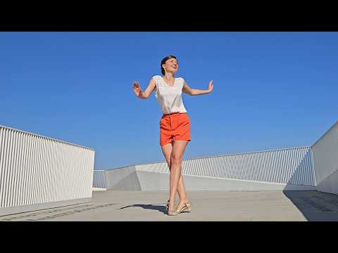 Charleston Dance - "Ain't She Sweet" by Harry Reser and His Orchestra