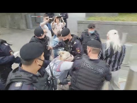В Москве полиция задержала участников акций в поддержку Хабаровска