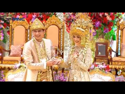 baper bgt ya Alloh..tr idaman para cwek2..sisain 1 yg kyk tr ya allh😂