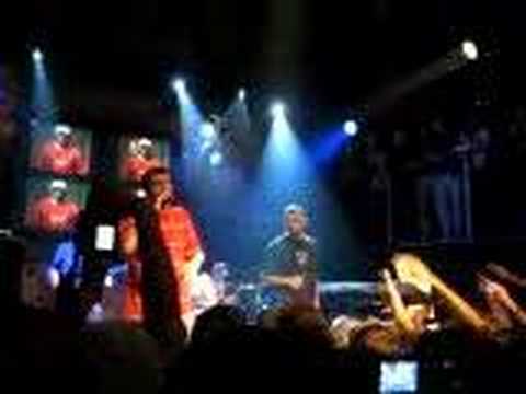 O.S.T.R.+ Sofa - 15 metrow kwadratowych, Parlament