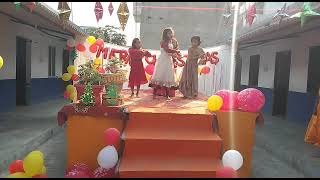 School children dancing on Christmas Eve in Bihar. #christmas #school