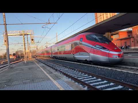Frecciarossa 1000 9422 e 9427 con due livree speciali alla Stazione di Ferrara
