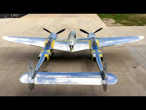 P-38 Lightning VS De Haviland Mosquito l Cold Starting Up, Cockpit and Takeoff