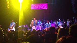 Me First And The Gimme Gimmes &quot;Different Drum&quot; Live