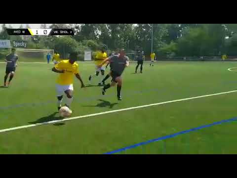 A change of play from Jefrey to give Alemannia Nied the second goal of the day.Watch out for him🌟💥