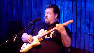 Omar and the Howlers: Baby, What You Want Me To Do?