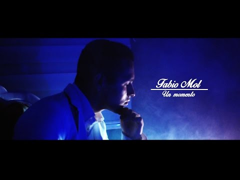 Fabio Mol-Un Momento (Official Music Video)