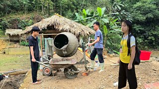 Quang and his father hired people to lay the foundation and build walls for the pond to raise fish 