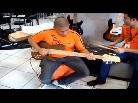 Teste Ampeg BA-115 / Sound Test Ampeg BA-115 Flat / 12 Junho 2012