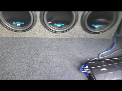 3 Planet Audio AC10D 10's pounding on Audiopipe 1500
