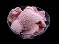 HOMEMADE STRAWBERRY ICE CREAM