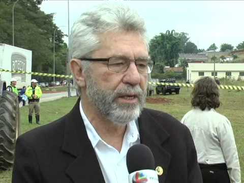 Manifestantes fecham a MG-290 e pedem por medidas emergenciais na rodovia