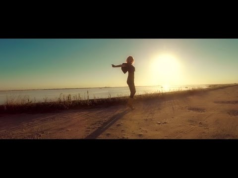 DANIELA GYORFI si EUGEN SARBU - Lasa ca vin eu acasa VIDEOCLIP 2015-2016