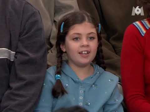 Une famille presque parfaite - S2:13 - La mascotte