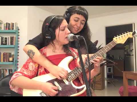 #LayYourHeadOnMe by Major Lazer on 4 Hands Guitar! - Carla Rivarola & Julia Zenteno