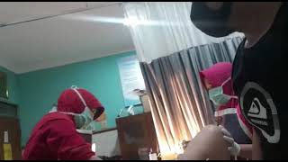 Download lagu Detik-detik perjuangan ibu melahirkan anak, suami gemetaran gak karuan disampingmya mp3