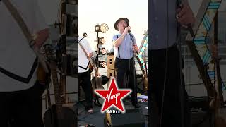 &quot;This one&#39;s for Pat Walden&quot; 🖤 Peter Doherty dedicates &#39;Killamangiro&#39; to the Babyshambles guitarist