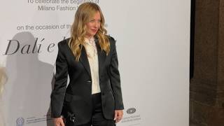 L'arrivo di Meloni alla cena di gala della Milano Fashion Week