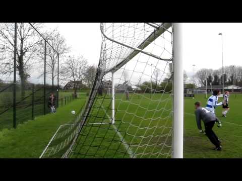 Gemiste kans van Tim na steekpass van Adne tijdens DOB D1 - Buitenboys D9