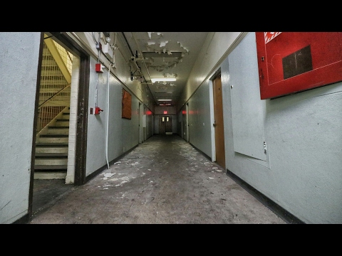 Exploring a Newly Abandoned Mental Hospital (Electricity On)